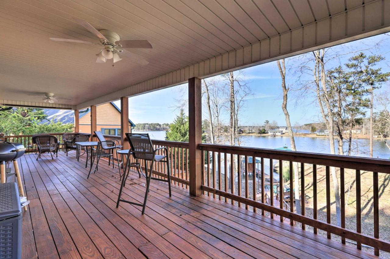 Lakefront Sparta Cottage With Decks And Boat Dock Exteriér fotografie