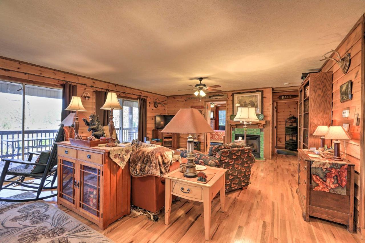 Lakefront Sparta Cottage With Decks And Boat Dock Exteriér fotografie