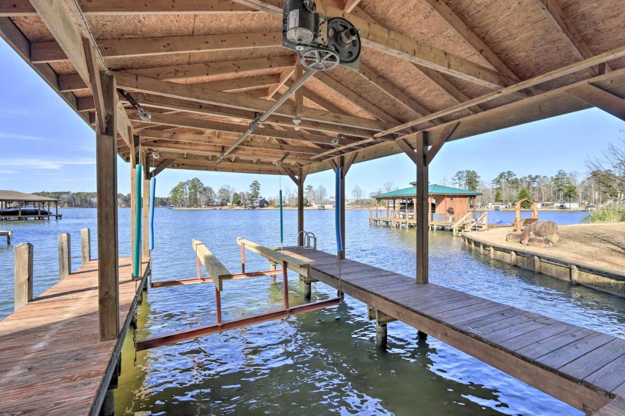 Lakefront Sparta Cottage With Decks And Boat Dock Exteriér fotografie