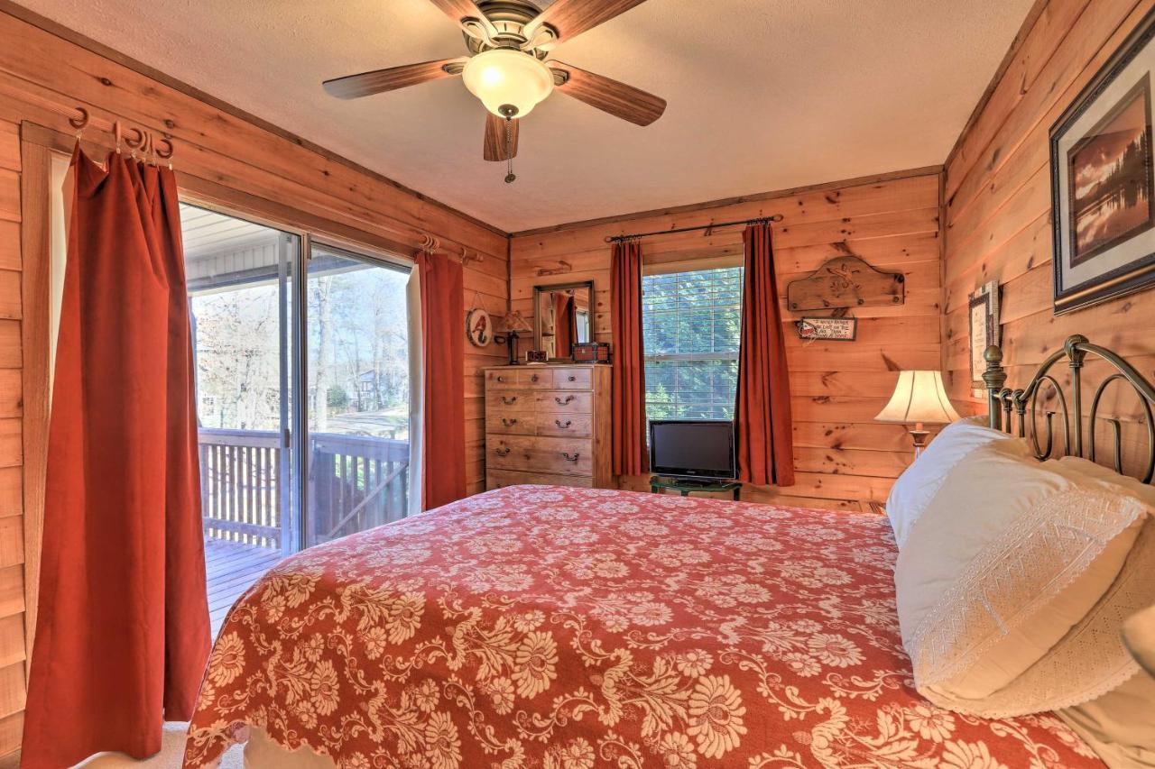 Lakefront Sparta Cottage With Decks And Boat Dock Exteriér fotografie