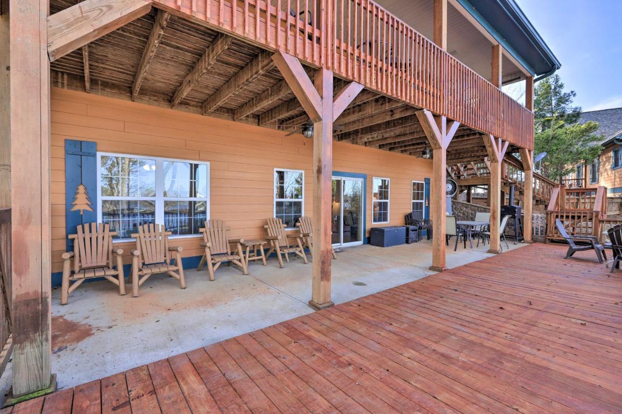Lakefront Sparta Cottage With Decks And Boat Dock Exteriér fotografie