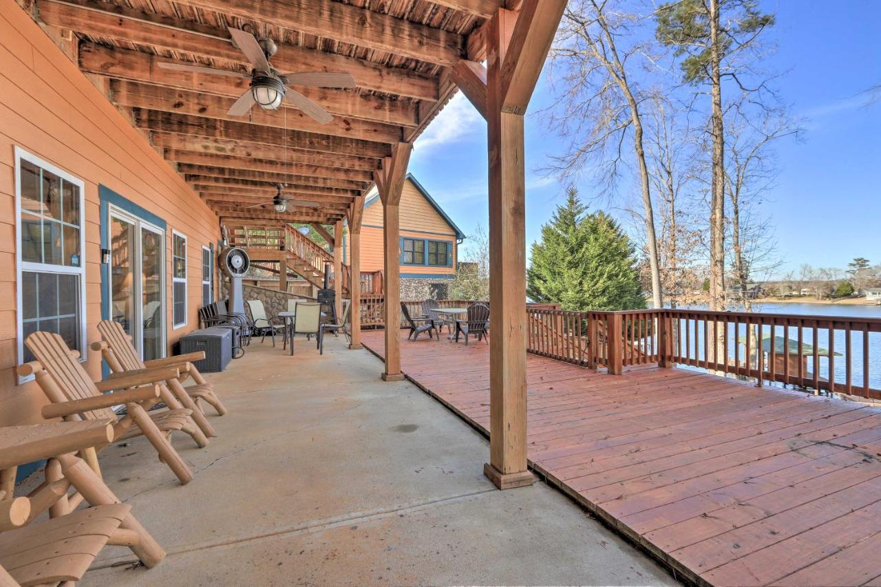 Lakefront Sparta Cottage With Decks And Boat Dock Exteriér fotografie